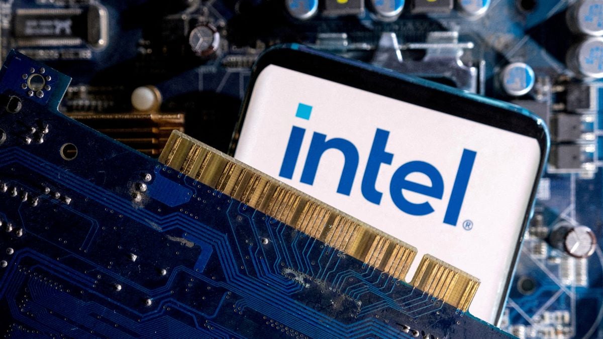 Intel’s Quarterly Revenue Tops Expectations as Investors Await New CEO