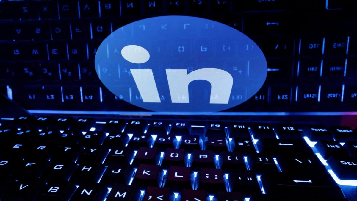 Microsoft’s LinkedIn Sued for Disclosing Customer Information to Train AI Models