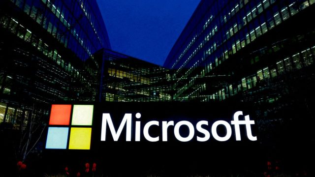 Microsoft, Meta Back Big AI Spending Despite DeepSeek’s Low Costs