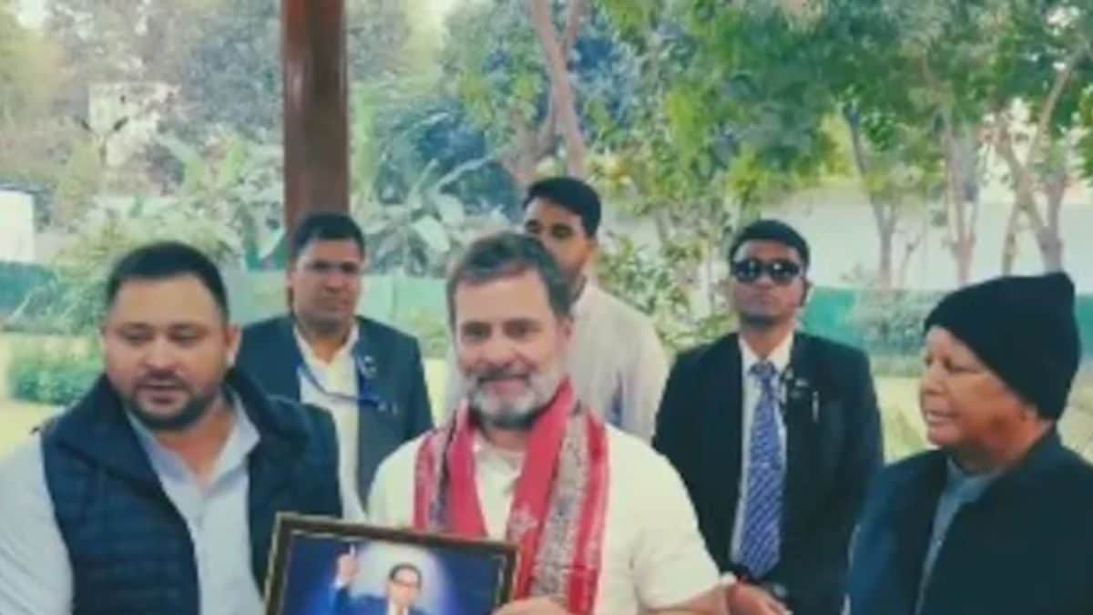 Rahul Gandhi Meets Lalu Yadav, His Family In Patna | Video