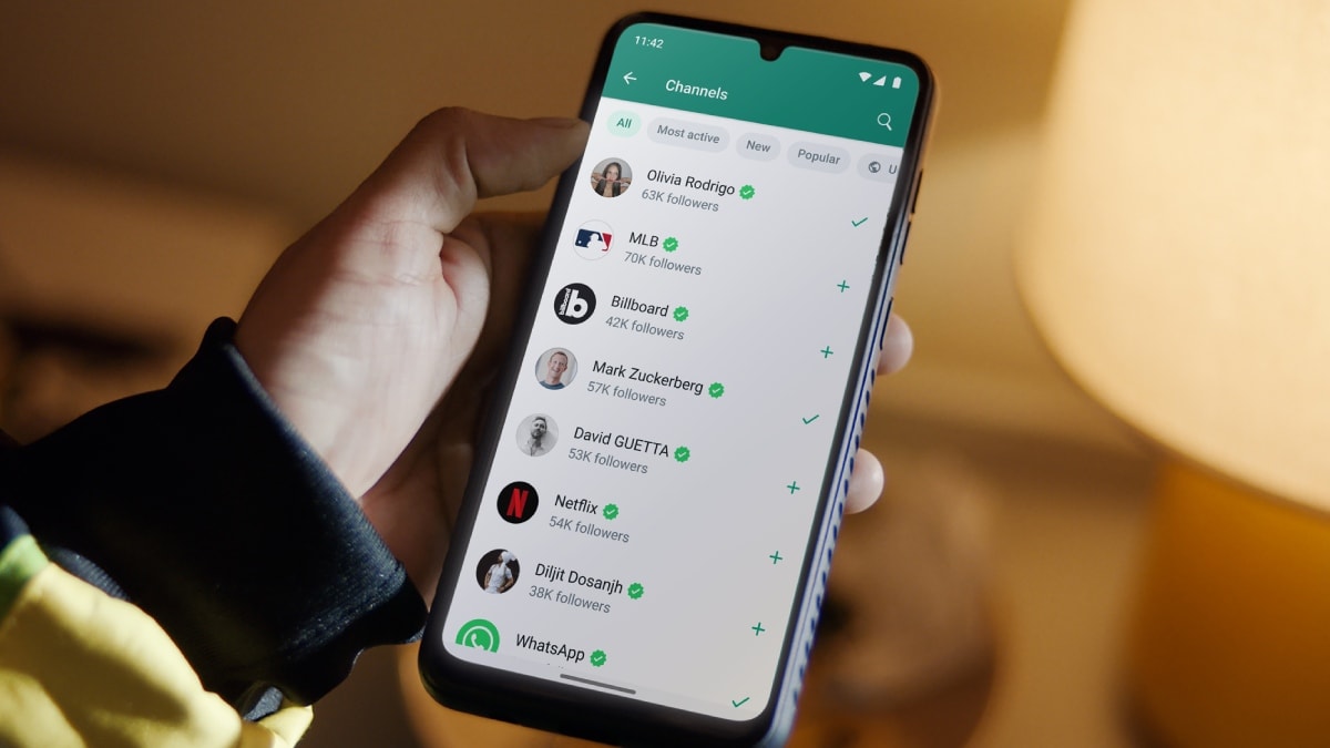 WhatsApp Reportedly Testing Music for Status Updates on Android, iOS