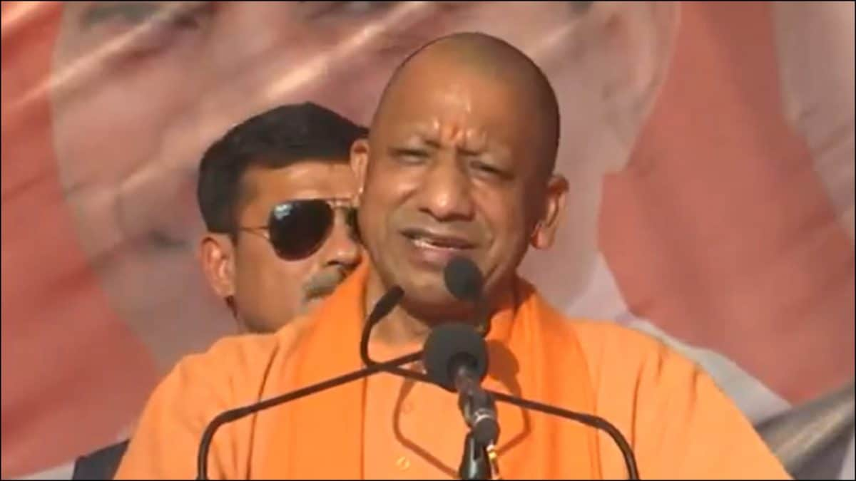 ‘AAP Made Fake Aadhaar Cards For Bangladeshis, Rohingyas’: CM Yogi Campaigns For Delhi Polls