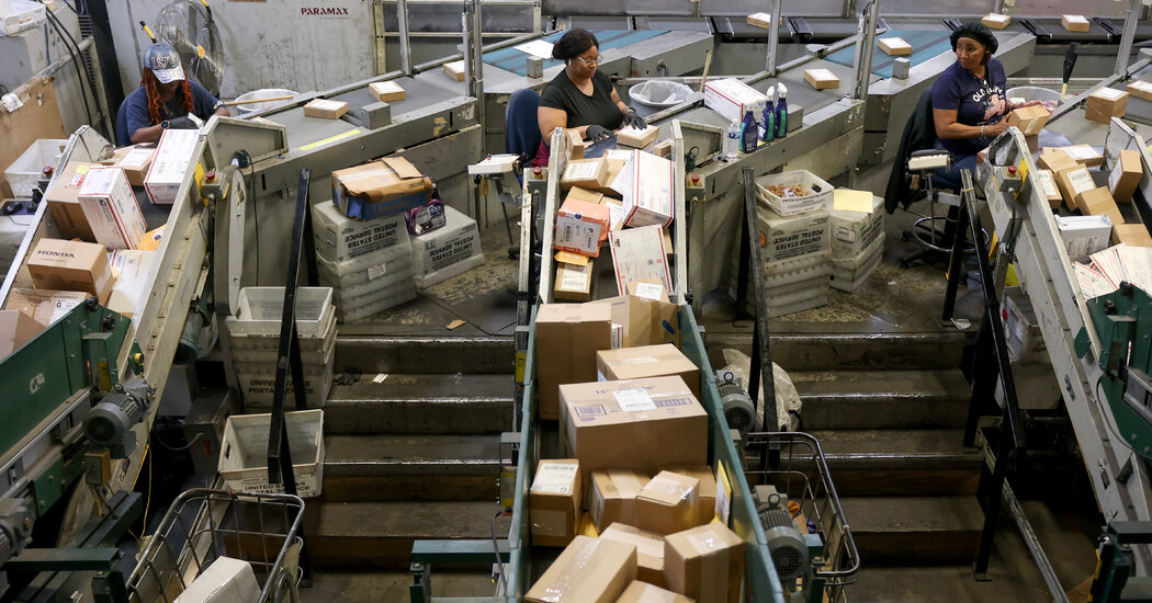 U.S. Postal Service Reverses Decision to Halt Parcel Service From China