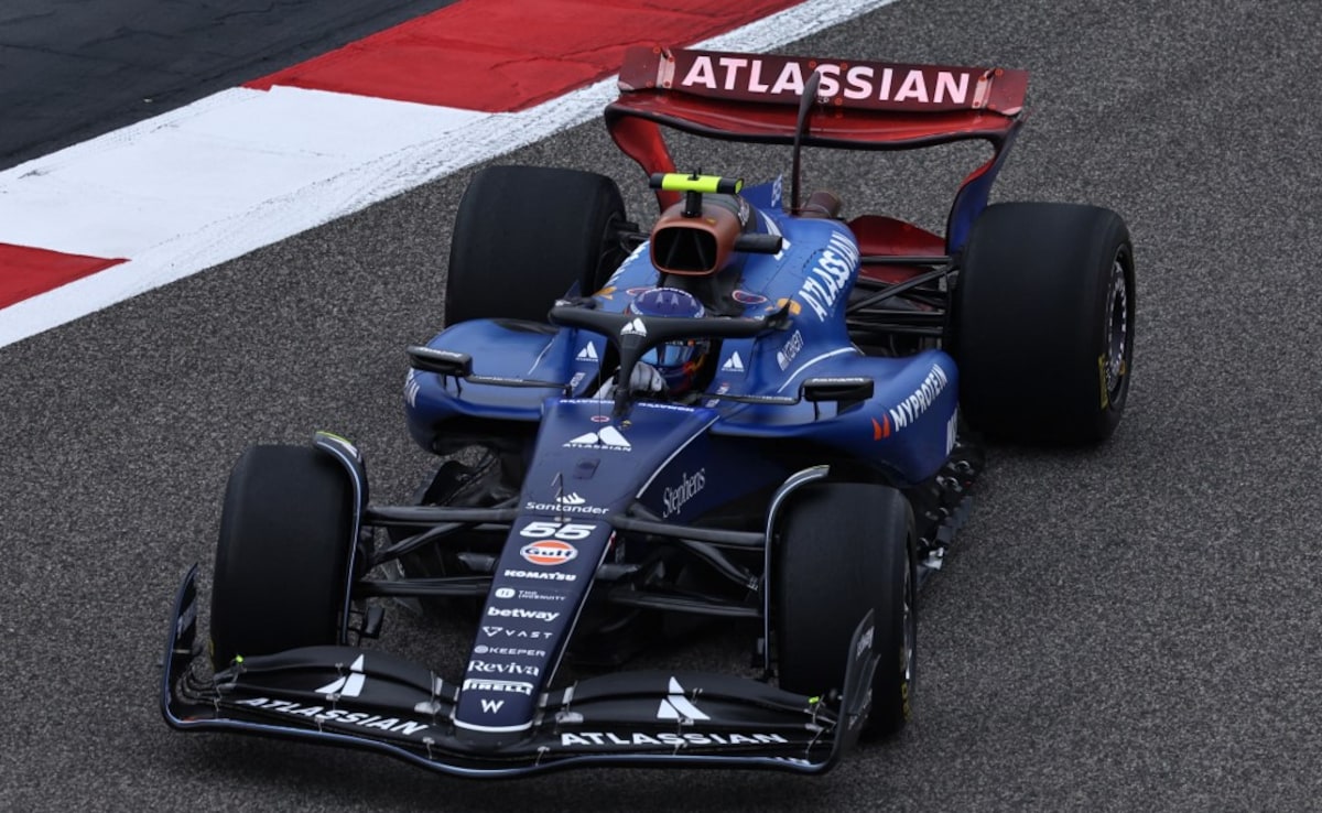 Carlos Sainz, Lewis Hamilton Top Timings On Day 2 Of F1 Testing