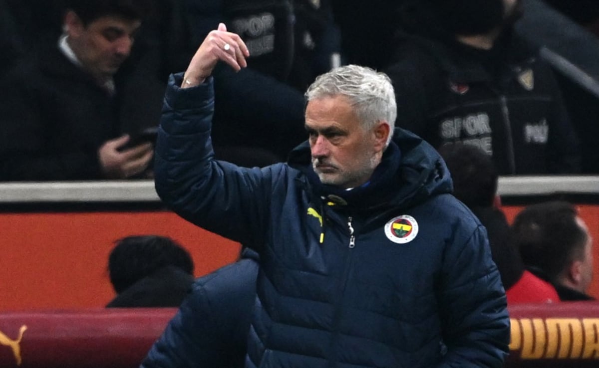 Fenerbahce Manager Jose Mourinho Handed Big Ban After ‘Monkeys’ Comment