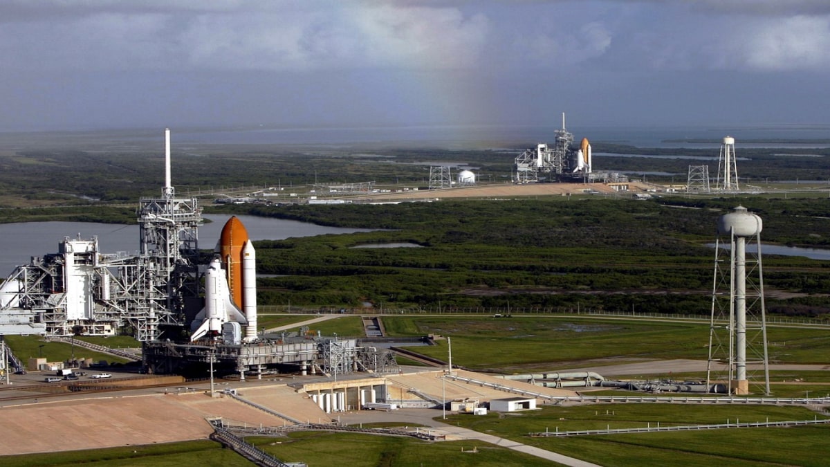 SpaceX Captures Starship Booster with ‘Chopsticks’ During Historic Flight 5 Launch