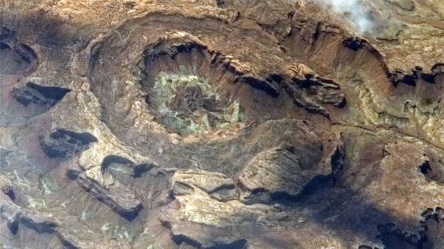 Upheaval Dome: Utah’s Mysterious Crater That Still Puzzles Scientists