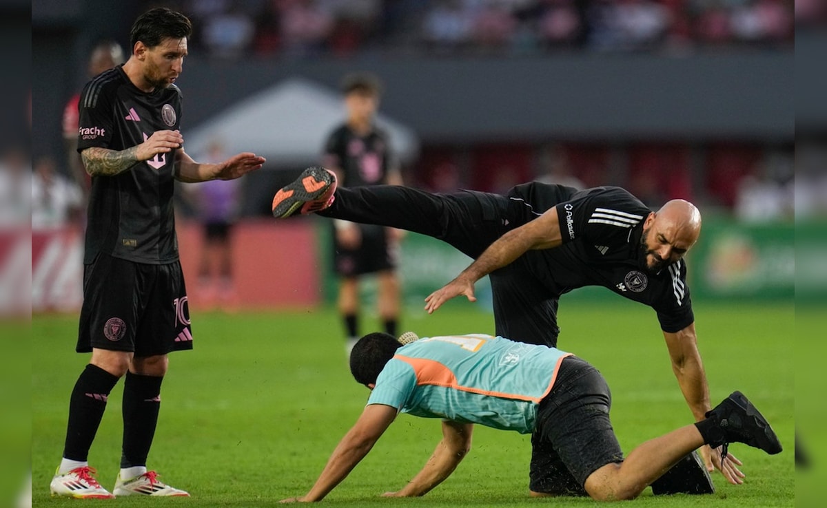 Lionel Messi’s  Million-A-Year Bodyguard Fails To Stop Pitch Invader Hugging Super Star MId-Match. Video Viral