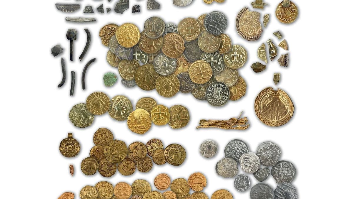 1,300-Year-Old Gold Hoard Found Near Dutch Village Hints at Pagan Rituals