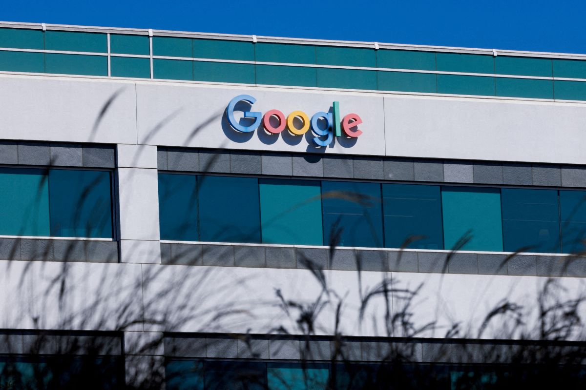 Google Must Face Mobile Phone Privacy Class Action, Possible Trial