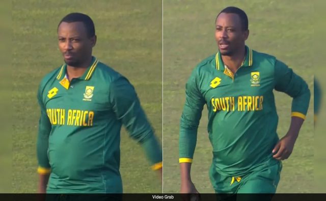 South Africa Coach Comes On As Substitute Fielder, Cricket World Stunned. Watch