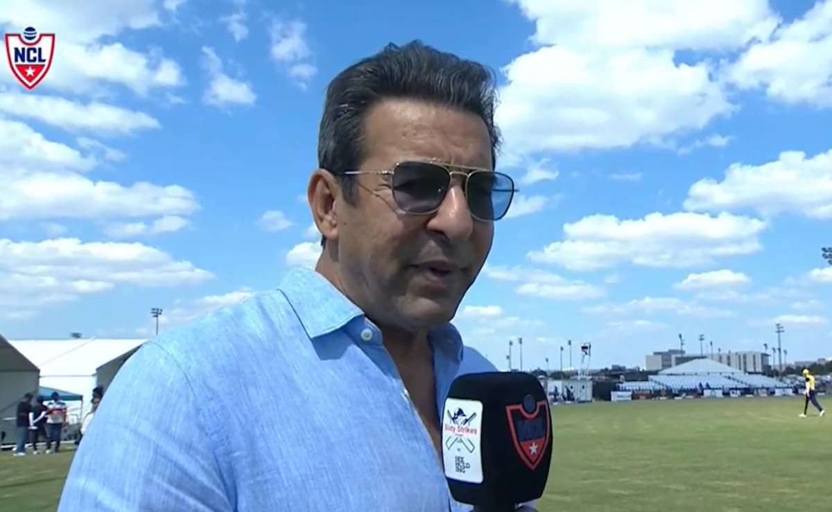 “Bowling Avg 100, Batting 9”: Wasim Akram Blasts Pak Star’s Champions Trophy Selection