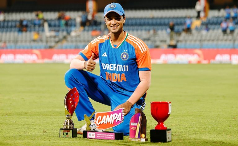Jj6uc79o Abhishek Sharma Trophy Bcci 625x300 03 February 25.jpg