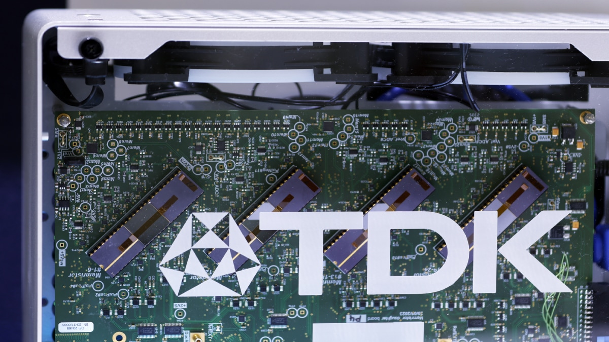 iPhone Supplier TDK Rolls Out New Batteries to Keep Pace With AI