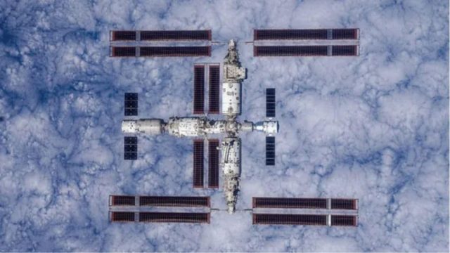 Chinese Astronauts Successfully Generate Oxygen and Rocket Fuel Through Artificial Photosynthesis in Space