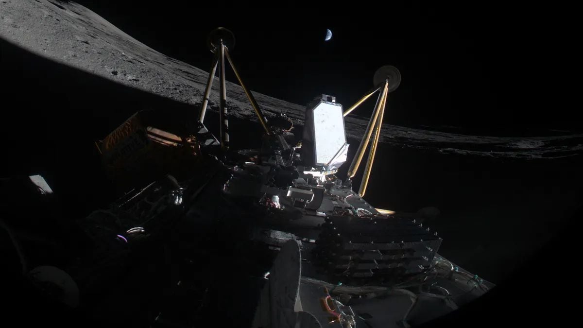 MAPP Rover Stranded as Athena Lander Tips Over During Lunar Mission