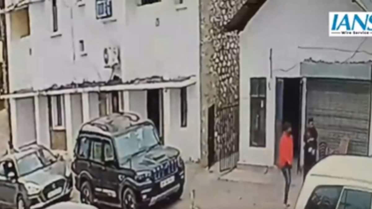 Former Congress MLA From Bilaspur Bamber Thakur Shot At By Unidentified People
