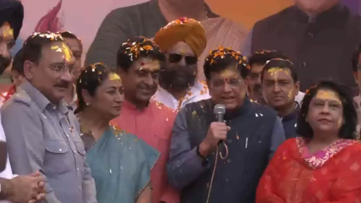 Music, Effortless Dance Moves And A Lot Of Fervor As BJP Leaders Celebrate Holi At Delhi Office | Watch