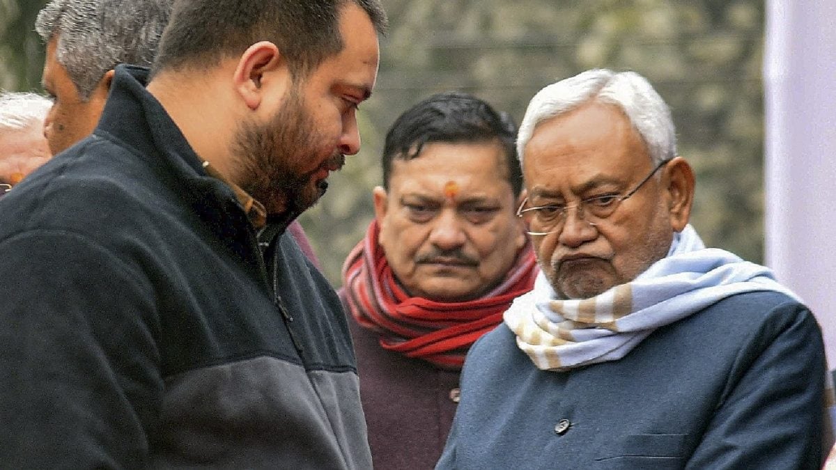 ‘Earth Will End In 10 Years’: Nitish Kumar Calls For Ban On Mobile Phones, Tejashwi Calls Him ‘Anti-Technology’