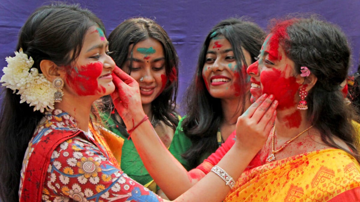 No Time Restrictions For Holi, Basanta Utsab Celebrations In Bengal’s Birbhum, Police Clarify