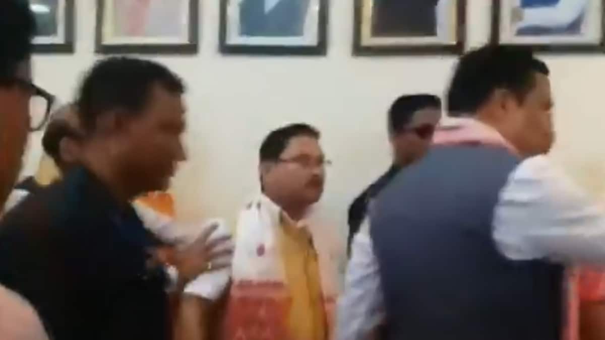 Assam BJP Chief Lambasts Minister In Presence Of CM Sarma In An Event | Watch
