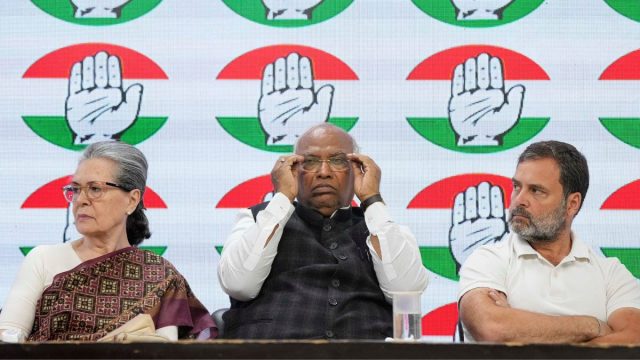Attack On BJP, Rahul’s ‘Ekla Cholo’ Push & Likely Reshuffle: What To Expect From Congress’ Ahmedabad Meet