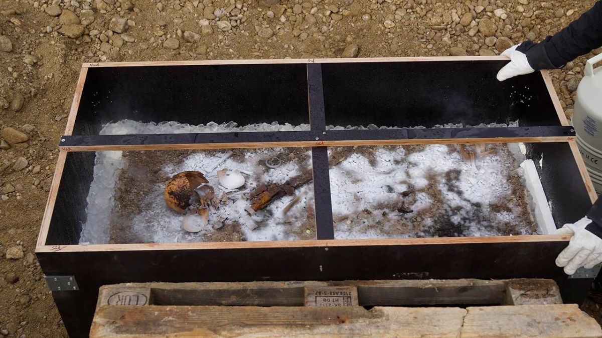 1,350-Year-Old Burial Reveals ‘Ice Prince’ Toddler Laid to Rest With Sword and Silk Robes